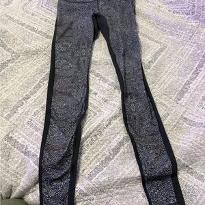 Lululemon Athletica Black and Gray Patterned Leggings